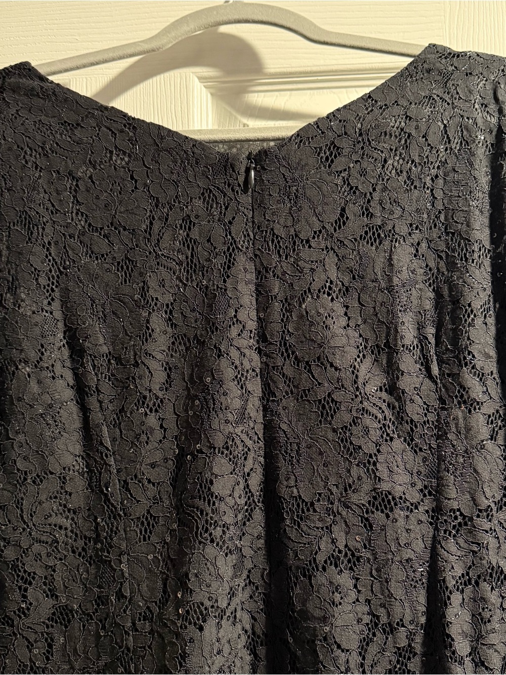 Elegant Black Lace Overlay Evening Dress - Picture 5 of 5